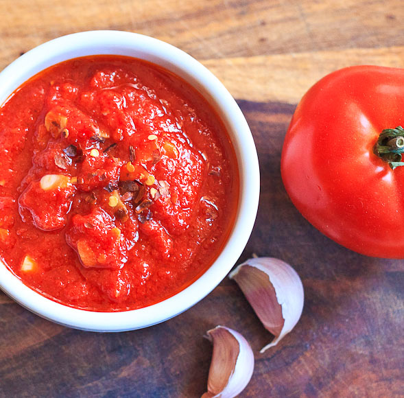 10-Minute Spicy Tomato Sauce