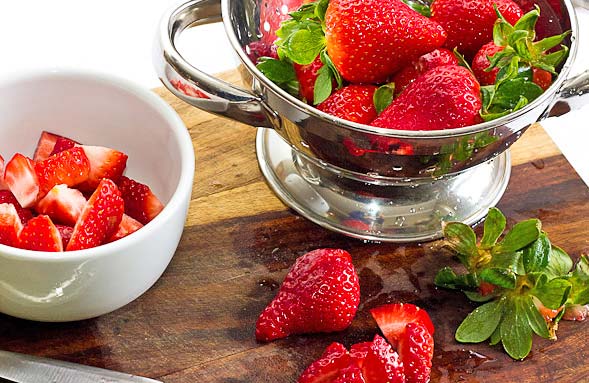 Creamy Strawberry Smoothie ingredients