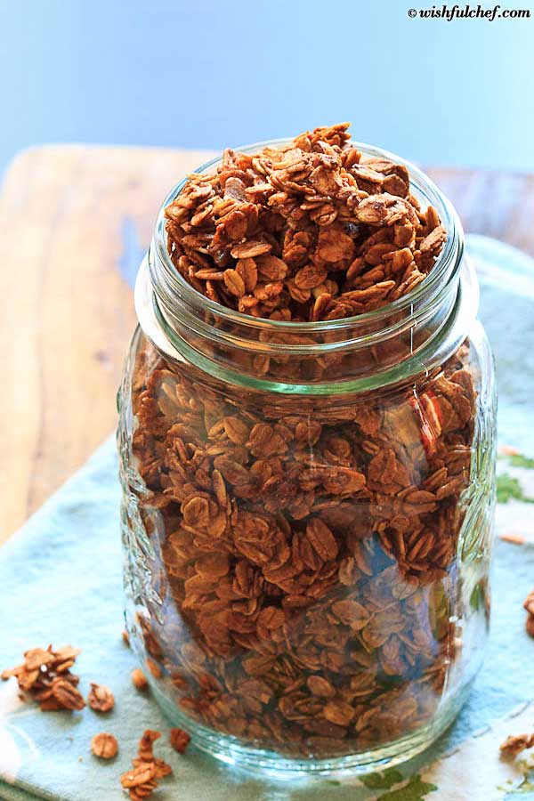 Simple Overnight Pumpkin Pie Spice Granola with Maple Syrup and Coconut